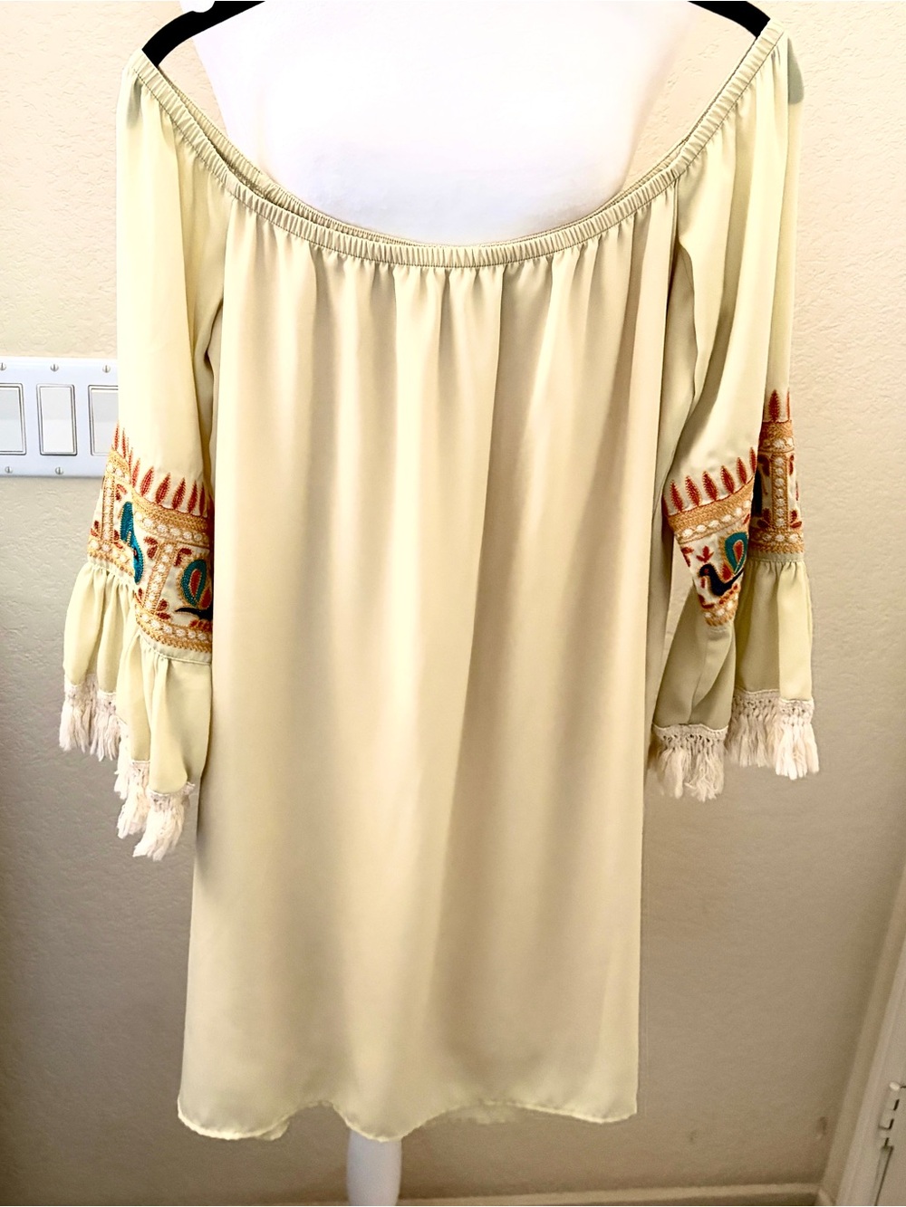 VaVa Off-Shoulder Embroidered Boho Dress in Pale Greenish/Yellow
